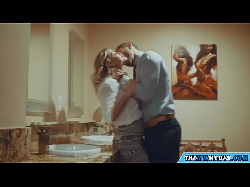 ❤️ Kad te prsata plavuša zavede u javnom toaletu Porno video u pornografiji bs.vbdsm.ru ❤